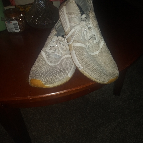 size 10 Adidas wgite shoes - Picture 2 of 3